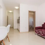 Mira *