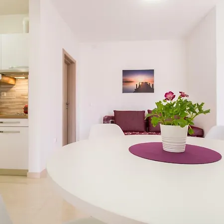 Mira Apartment